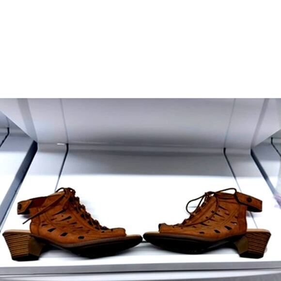 "EARTH" Kristen, Wide Laced Sandal, Chunky Heel,Size 11, Country,Prairie, - Picture 4 of 11